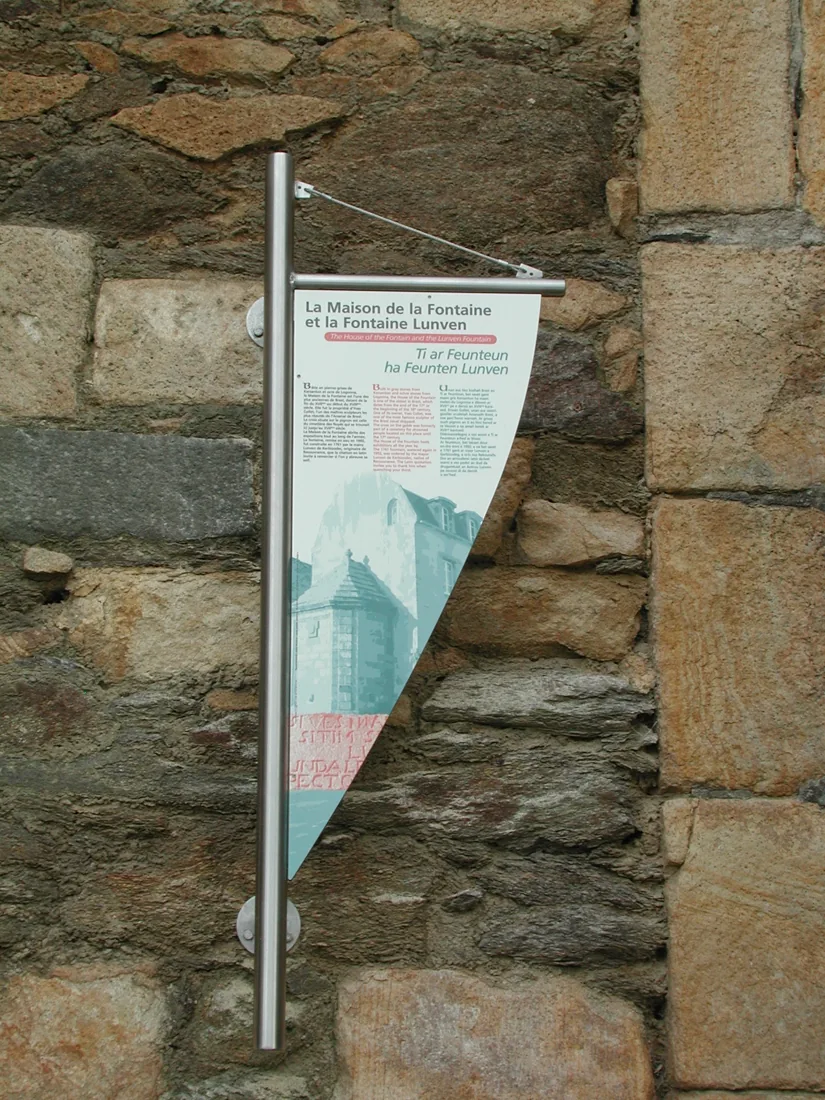 Petite voile murale, la Maison de la Fontaine et la fontaine Lunven, Recouvrance.