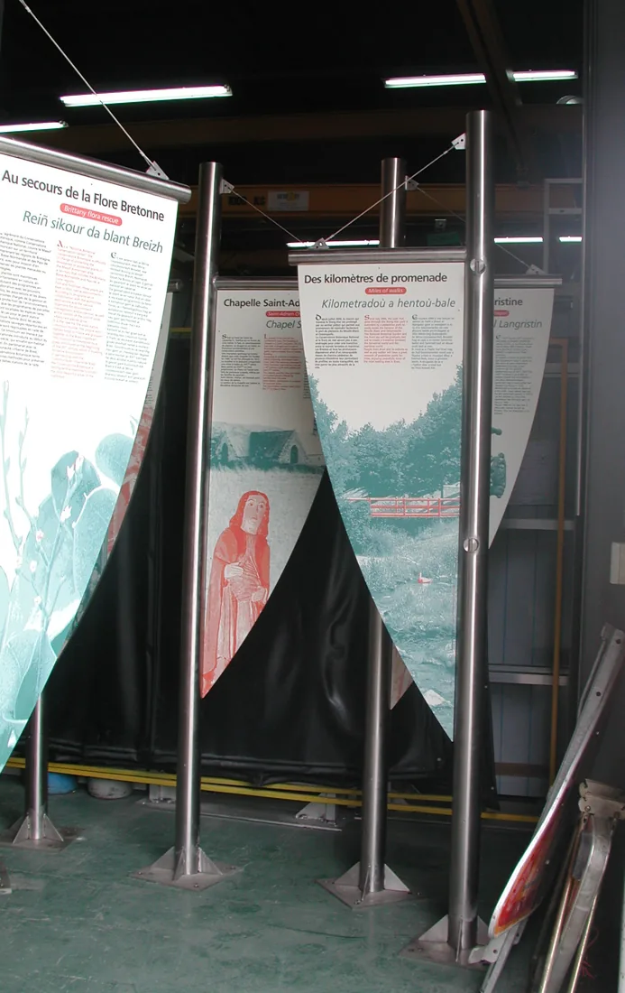 Voiles du Stang-Alar en fabrication, dans l'atelier de Couëron, 2004.