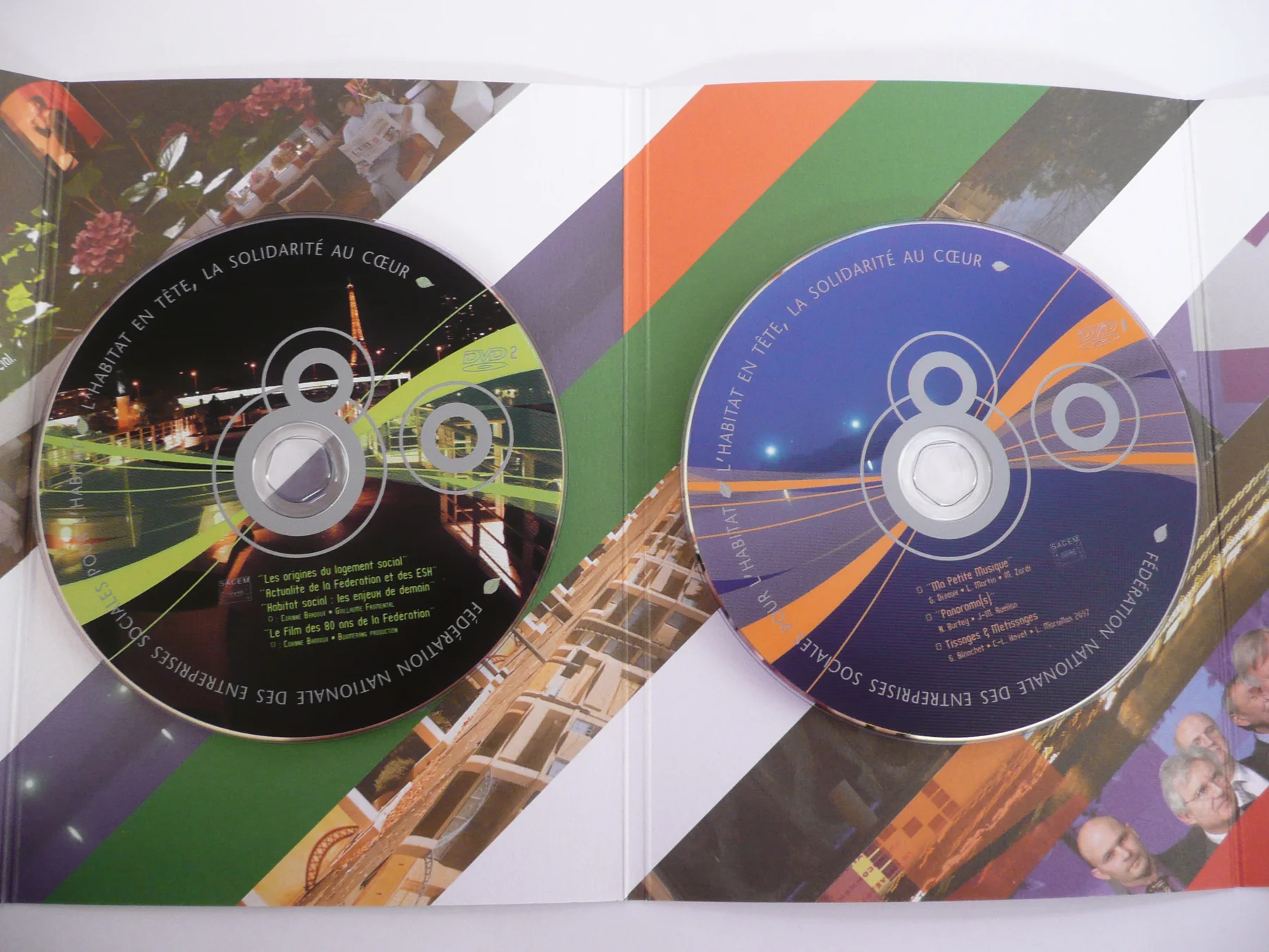 Le digipack ouvert, avec ses deux disques « 80 ».