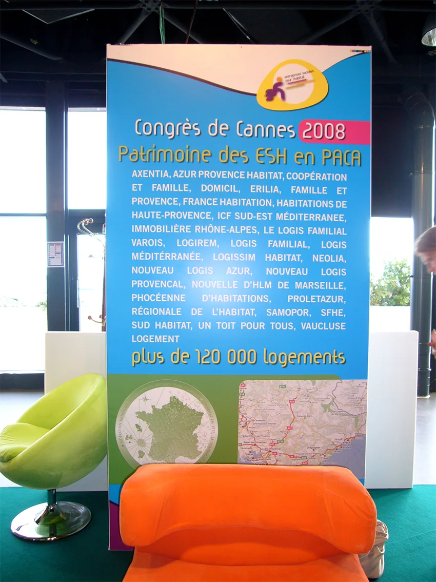 Kakemono « Congrès de Cannes 2008, patrimoine des ESH en PACA ».