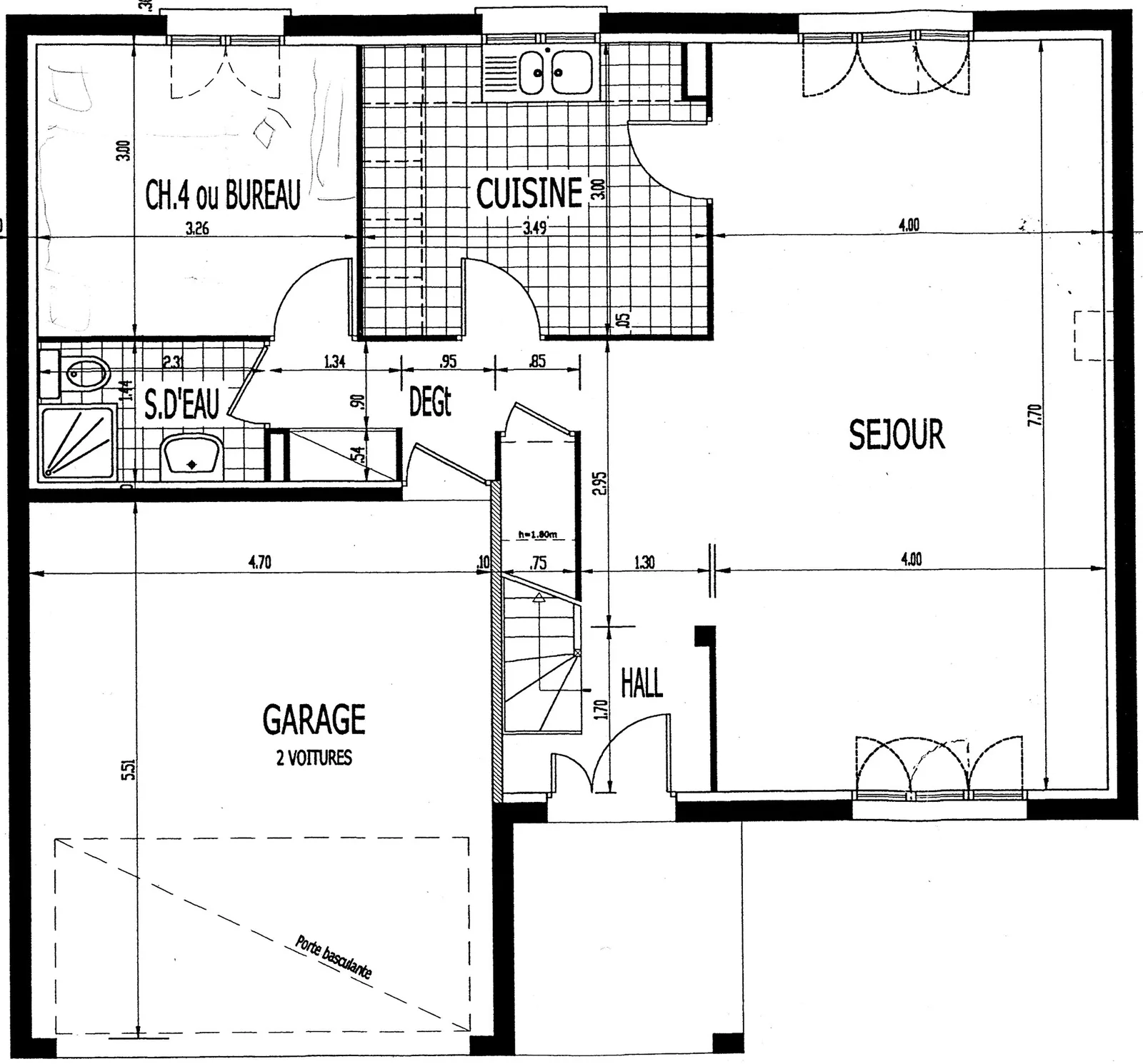 Plan du rez-de-chaussée de la maison La Hêtraie, avec son séjour traversant.