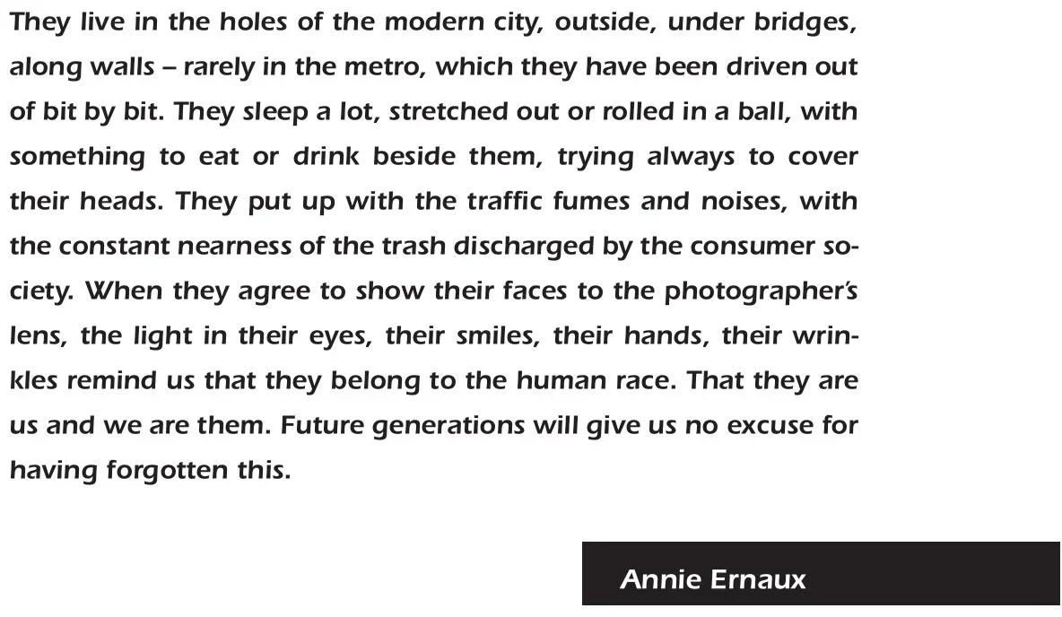 Le panneau du texte d'Annie Ernaux, version anglaise de Strasbourg.