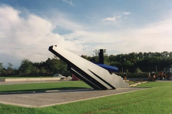 Aire de Gravon, autoroute A5 : une autre sculpture de Gilbert Weil. Photographie Gilbert Weil.