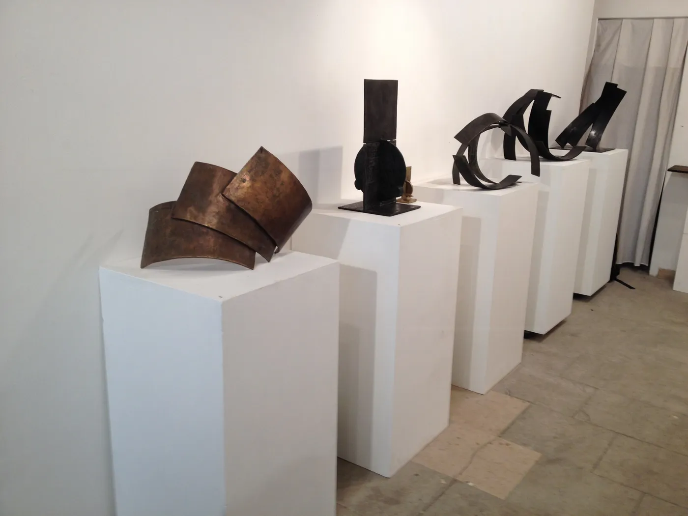 Les sculptures de Gilbert Weil, galerie Koralewski, 2015. © CC and Co
